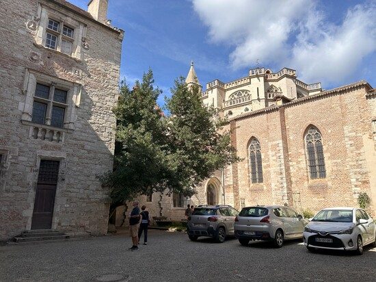 French guest house with electric vehicle charging station - Lot - France