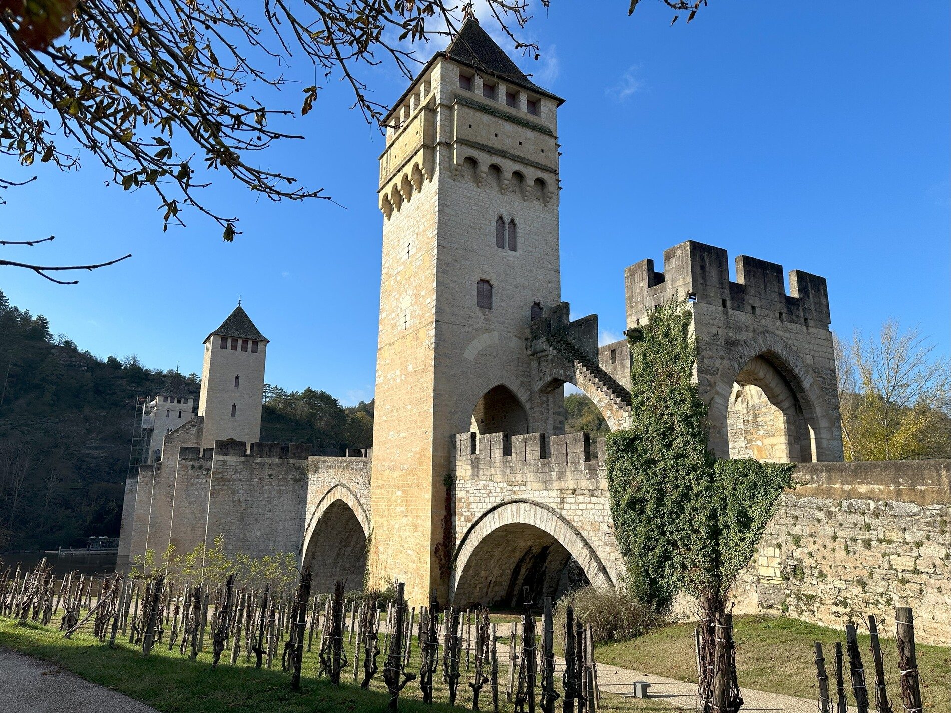 Cahors History - Charming b and b with electric vehicle charging station - Cahors - Lot - France Cahors History - Charming b and b with electric vehicle charging station - Cahors - Lot - France