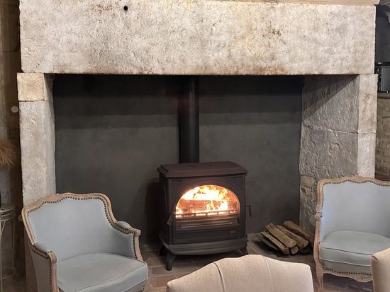 Traditional French stone walls Dinning Room - Romantic getaway in France with pool - rocamadour - Lot - France