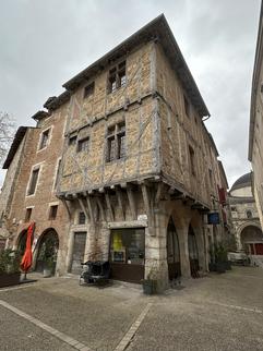 Cahors History - Romantic b&b with electric vehicle charging station - Lot - France Cahors History - Romantic b&b with electric vehicle charging station - Lot - France