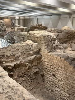 Cahors History - Romantic bed and breakfast with pool near vineyard - Lot - France Cahors History - Romantic bed and breakfast with pool near vineyard - Lot - France