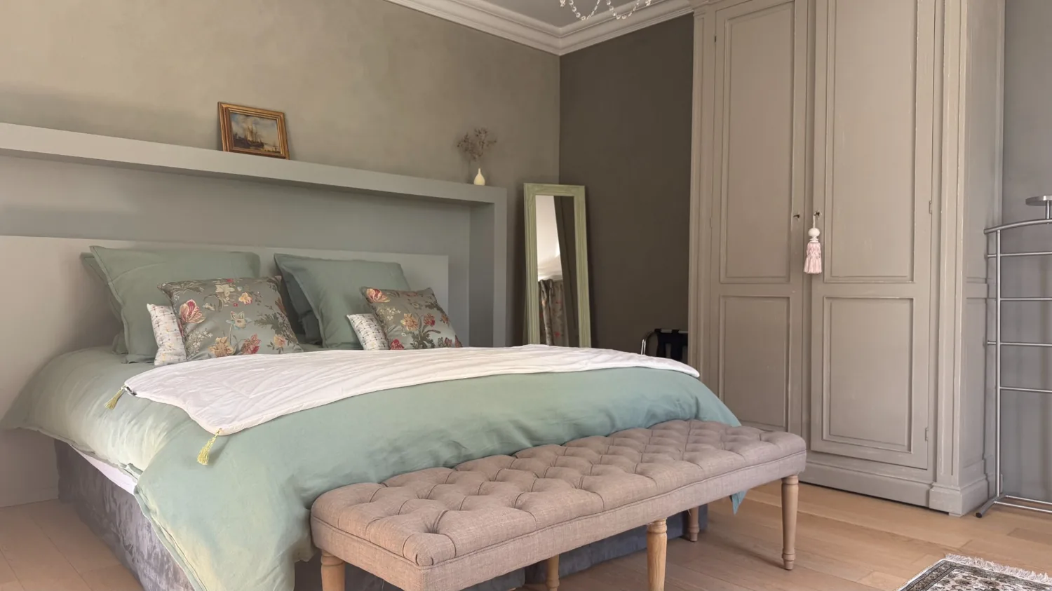 Verde Room - A serene and charming retreat in the Lot